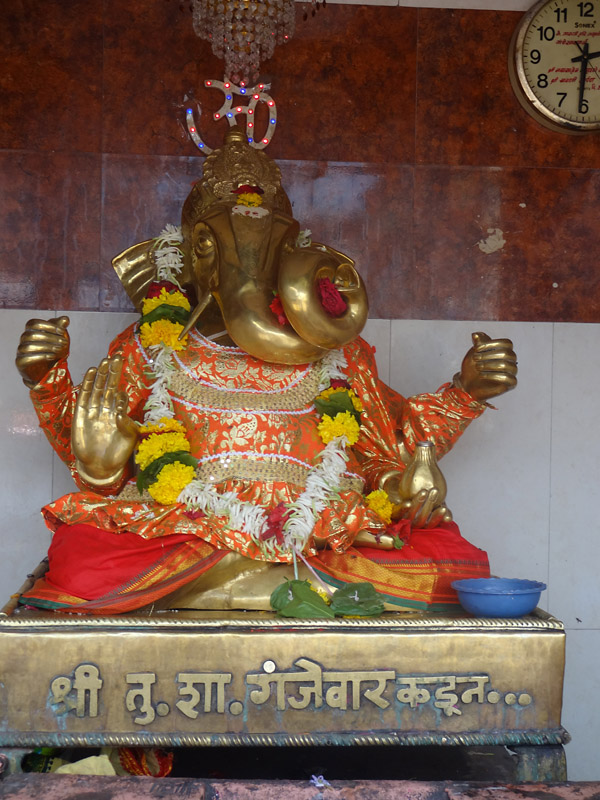 What direction should the trunk face on a Ganesh murti or image? - Quora