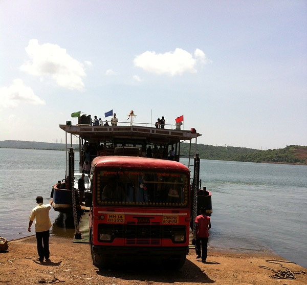 boat ride to dashabhuja laxmi ganesh temple