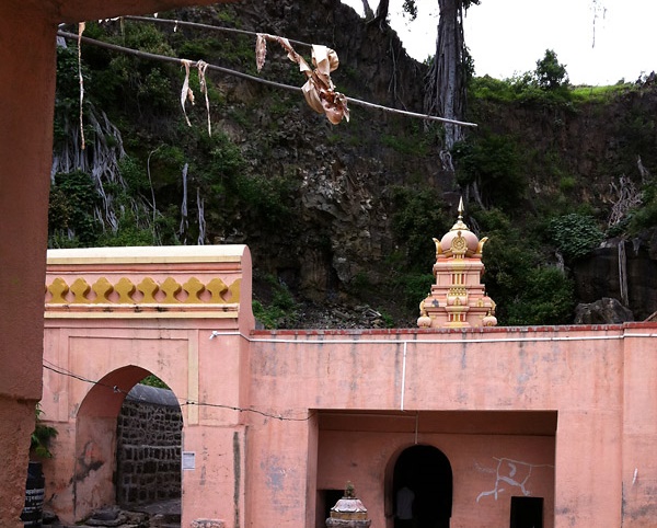 Guptlinga mandir, Guptlinga mahadev temple in shingnapur