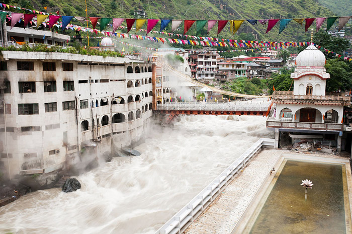 Manikaran sahib – Religious place for hindus and sikhs